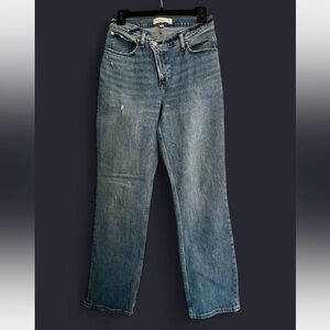 Abercrombie 90’s Straight Ultra High Rise Curve Love Jeans 

size 27 short